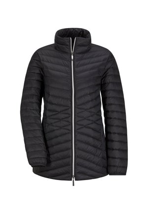 Schwarze gesteppte Daunenjacke mit hohem Kragen und zweizipfligem silbernen Reißverschluss, die diagonale und horizontale Nähte aufweist.