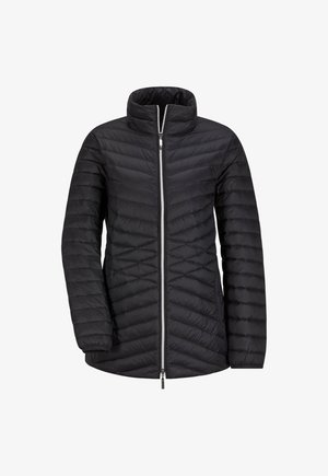 Schwarze gesteppte Daunenjacke mit hohem Kragen und zweizipfligem silbernen Reißverschluss, die diagonale und horizontale Nähte aufweist.