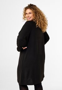 Zizzi MIT KNÖPFEN - Trikotaažkleit - black