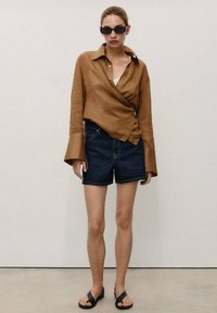 Mango HIGH-WAISTED STRAIGHT-FIT  - Kratke hlače od trapera - blue