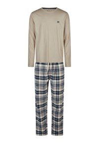 Camisa de manga larga beige con cuello azul marino, combinada con pantalones de pijama a cuadros en tonos azul, gris y beige con cintura elástica.