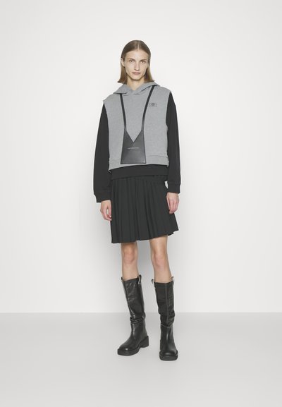 MM6 Maison Margiela SKIRT - Πλισέ φούστα - black
