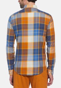 Langearmpjes geruite overhemd met een mix van oranje, blauw en bruin, met een button-down kraag en een afgeronde zoom. Van katoen.
