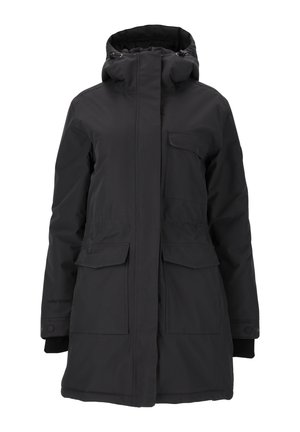 Schwarze wasserdichte Parka mit hohem Kragen, verstellbare Kapuze, mehreren Taschen und gerippten Bündchen. Glatte Textur und funktionales Design.