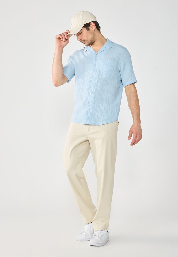 TEXTURED SHORT SLEEVE - Shirt3