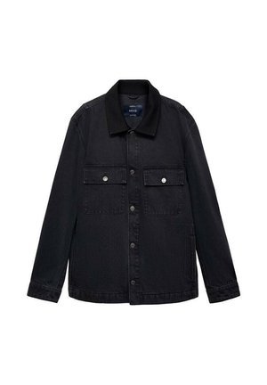 Jachetă din denim negru cu guler, mâneci lungi, două buzunare frontale, închidere cu nasturi și textură subtilă. Prezintă accente din hardware argintiu.