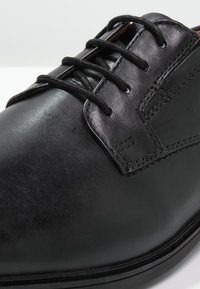 Clarks Stringate - black