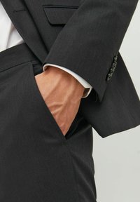 Jack & Jones PREMIUM JPRFRANCO TROUSER - Chino hlače - dark grey melange