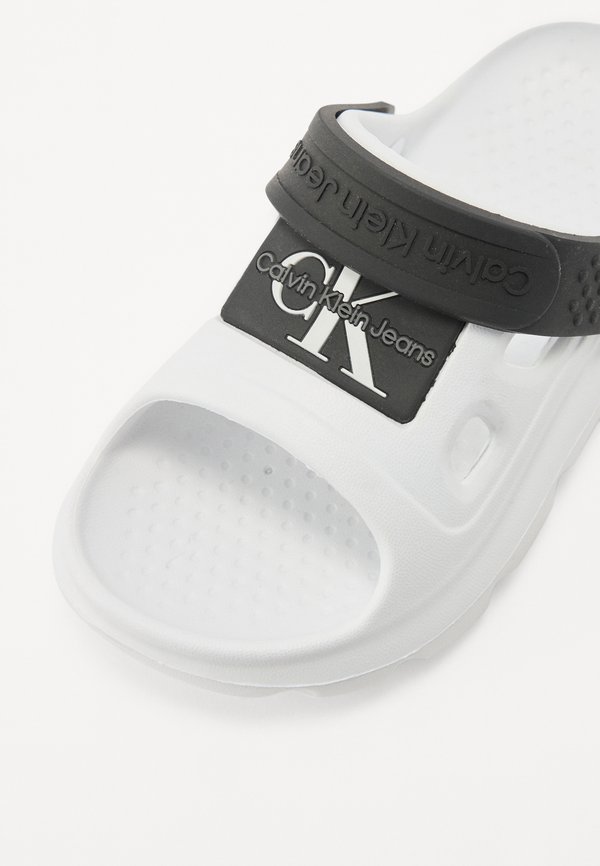 BASQUIAT UNISEX - Slippers3