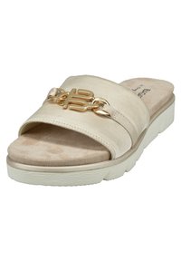 Beige slidesandal med en satinöverdela och en guldfärgad kedjeaccent. Har en mjuk, texturerad innersula och en vit, kraftig sula.