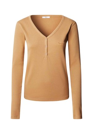 Langsleeve, aansluitend T-shirt in lichtbruin ribstof. Heeft een V-hals, drie knopen aan de voorkant en subtiele geborduurde merklogo.