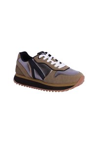 Zapatillas que presentan una mezcla de materiales en verde oliva, negro y gris, con parte superior de ante, acentos de malla, cordones blancos y una suela gruesa.