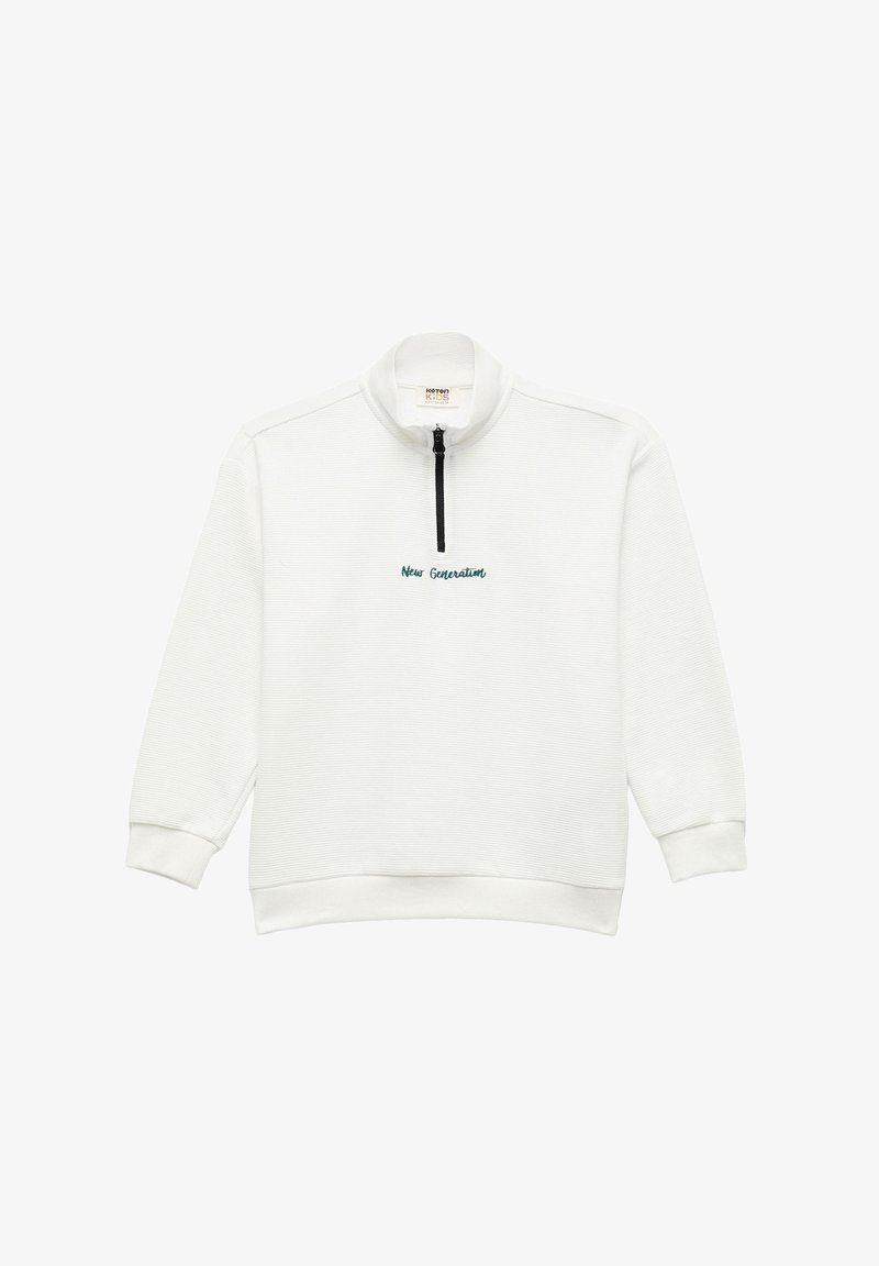 Felpa bianca con zip a quarti, dalla texture rigata, con colletto dritto e la scritta "New Generation" ricamata in verde sul petto.