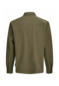 Ελιά πράσινο πουκάμισο μακρυμάνικο με γιακά, λείο ύφασμα, μανσέτες με κουμπιά και επίπεδες ραφές στο πίσω μέρος. Μινιμαλιστικός σχεδιασμός χωρίς σχέδια.