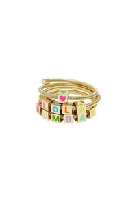 Gold-colored charm bracelet with five flexible strands. Features colorful letter cubes spelling "LOLA" and "BIMBA," accented with a pink heart.