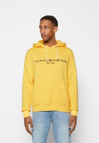Tommy Hilfiger LOGO HOODY - Sweatshirt com capuz - warm yellow