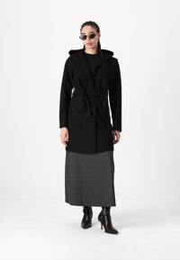 VILA VISELMA BELTED COAT - Klasični plašč - black