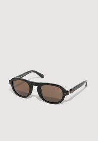 Atlasīts, black/dark brown