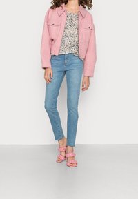 Vero Moda Camiseta estampada - off-white