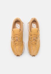 New Balance U327 UNISEX - Tossud - dolce