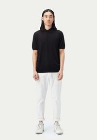 GOBI Cashmere Piké - black