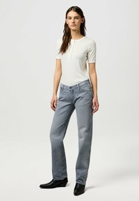 Wrangler SHORT SLEEVE SLIM FIT  - T-shirt basic - worn_white