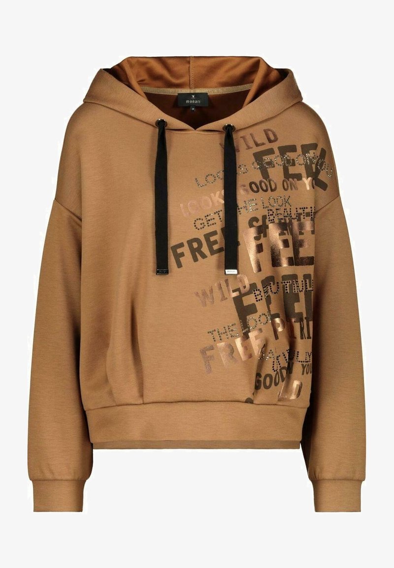Sweat-shirt à capuche marron avec cordons de serrage noirs et texte métallique mixte et imprimé indiquant "FEEL", "FREEDOM" et d'autres mots dispersés sur le devant.