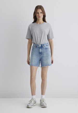 MILLIE - Denim shorts - shaded denim