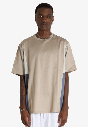 Low Brand, T-SHIRT - T-shirt basic - beige