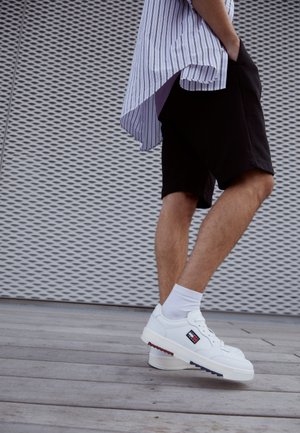 RETRO - Sneakersy niskie