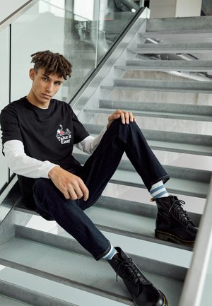 PHILOSOTEE - T-shirt con stampa - black