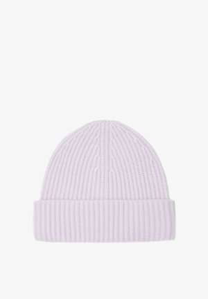 Bonnet en tricot violet clair avec des côtes verticales et un revers. Fabriqué en tissu doux et texturé pour la chaleur et le confort.