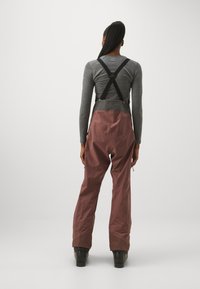 Patagonia SNOWDRIFTER BIBS - Lyžařské kalhoty - dulse mauve