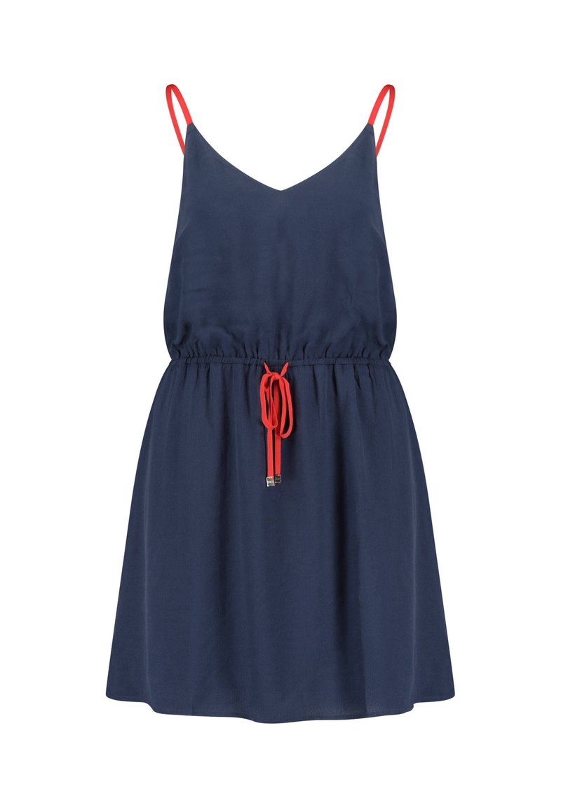 Mörkblå ärmlös klänning med justerbara röda axelband, cinchad midja med röd dragsko, och utsvängd kjol i ett glansigt material.
