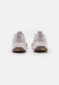 Nike Performance REACTX INFINITY  - Tenisice za cestovno trčanje - platinum violet/black/smokey mauve/saturn gold/white/photon dust