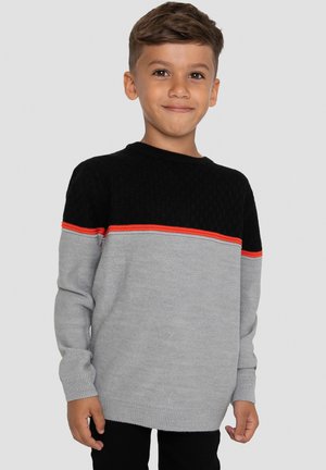 Grau und schwarzer gestrickter Pullover mit einem orangefarbenen Streifen, der einen strukturierten schwarzen Oberbereich und lange Ärmel aufweist. Schlichter runder Ausschnitt.