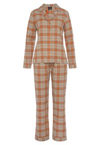 Beige und orange kariertes Pyjama-Set aus weichem Stoff. Das Oberteil verfügt über einen Reverskragen und einen Knopfverschluss; die Hose hat ein gerades Bein-Design.