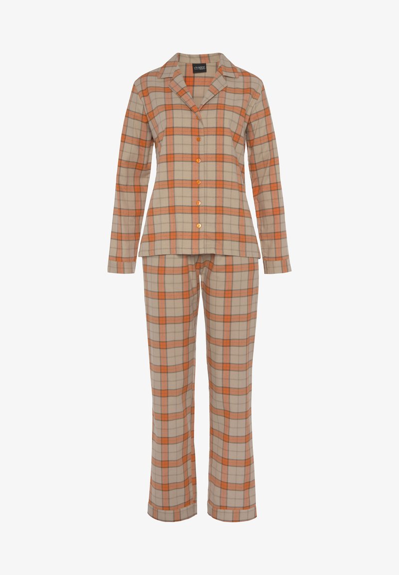 Beige und orange kariertes Pyjama-Set aus weichem Stoff. Das Oberteil verfügt über einen Reverskragen und einen Knopfverschluss; die Hose hat ein gerades Bein-Design.