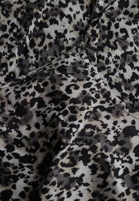 Superdry & Co BIAS CUT - Maxikjoler - grey animal print