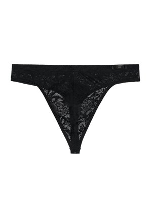 Schwarze Spitzenstringtanga mit floralen Mustern, transparenter Textur und einem schmalen Bund, versehen mit einem kleinen schwarzen Logohängeschild auf der Rückseite.