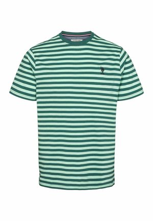 Zelené a svetlozelené pruhované tričko s okrúhlym výstrihom, vyrobené z mäkkej tkaniny, s malým vyšívaným logom na ľavej strane hrude.
