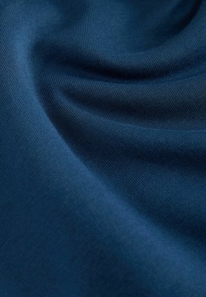 Tissu bleu marine avec une surface lisse et légèrement texturée, présentant une subtile brillance. Le matériau est fin et tombe doucement.