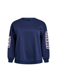 Marineblaues Rundhals-Sweatshirt aus weichem Stoff, mit langen Ärmeln und pinkem Grafiktext entlang des rechten Ärmels.