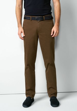 VON M5 IN REGULAR FIT - Chino - braun