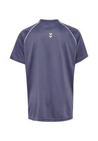 T-shirt de sport à manches courtes en tissu bleu marine foncé, avec un col rond, des surpiqûres blanches en accent et un motif chevron dans le dos.