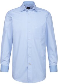 Camicia azzurro chiaro a maniche lunghe con strisce bianche verticali, colletto a bottoni, taschino sul petto e bottoni blu, realizzata in un tessuto morbido.
