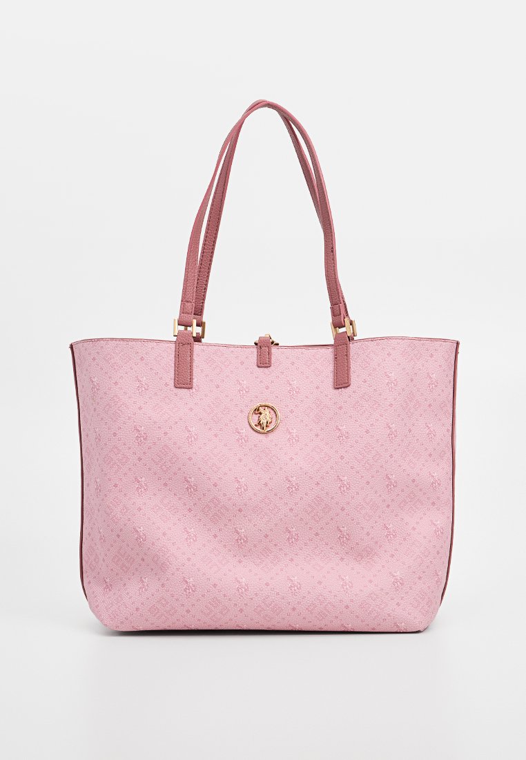Bolso tote rosa con tela texturizada, doble asa para el hombro, herrajes en tono dorado y patrón en relieve. Diseño de apertura superior con amplio espacio.