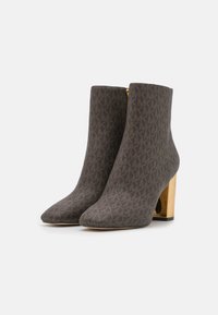 MICHAEL Michael Kors Botines de tacón - cognac