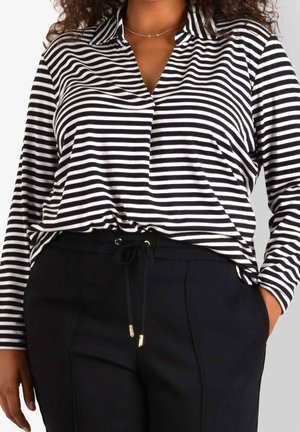 Long sleeved top - white