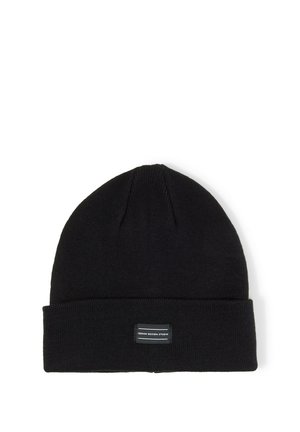 Schwarze gestrickte Mütze mit umgeschlagenem Rand und kleinem rechteckigem Label mit der Aufschrift Denim Design Studio vorne in der Mitte.